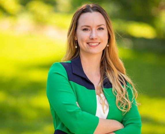 Helen Jadlowski  headshot